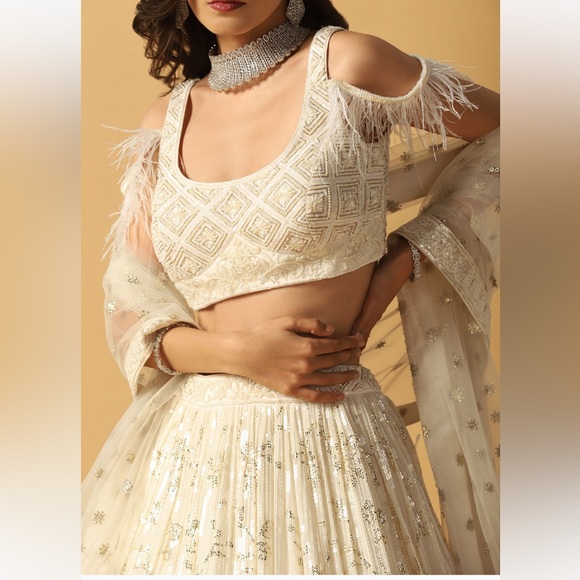 MEENAGURNAM Ivory Lehenga Georgette Embellished Thread Sequin Work - Picture 2 of 4
